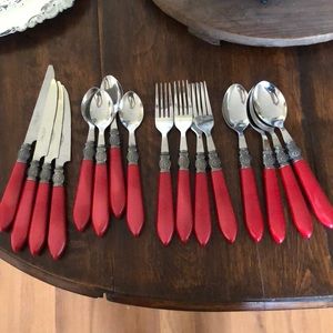 Pioneer woman silverware set
